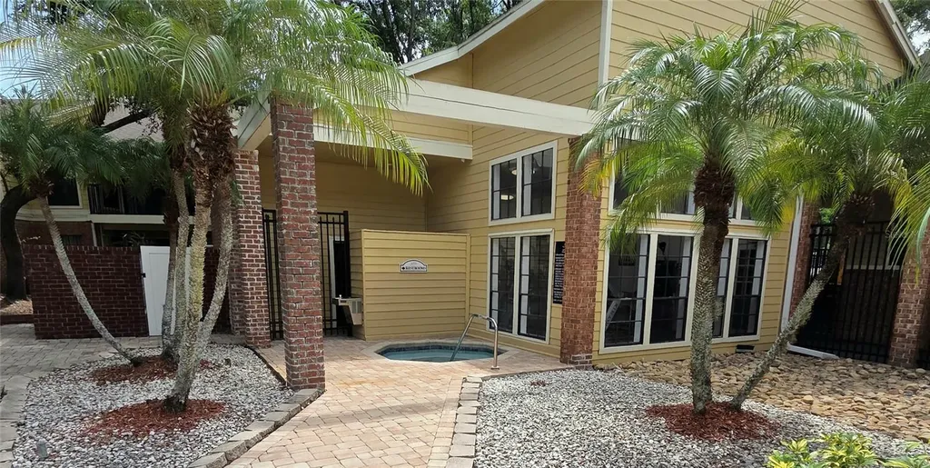8630 Mallard Reserve Drive Tampa FL 33614