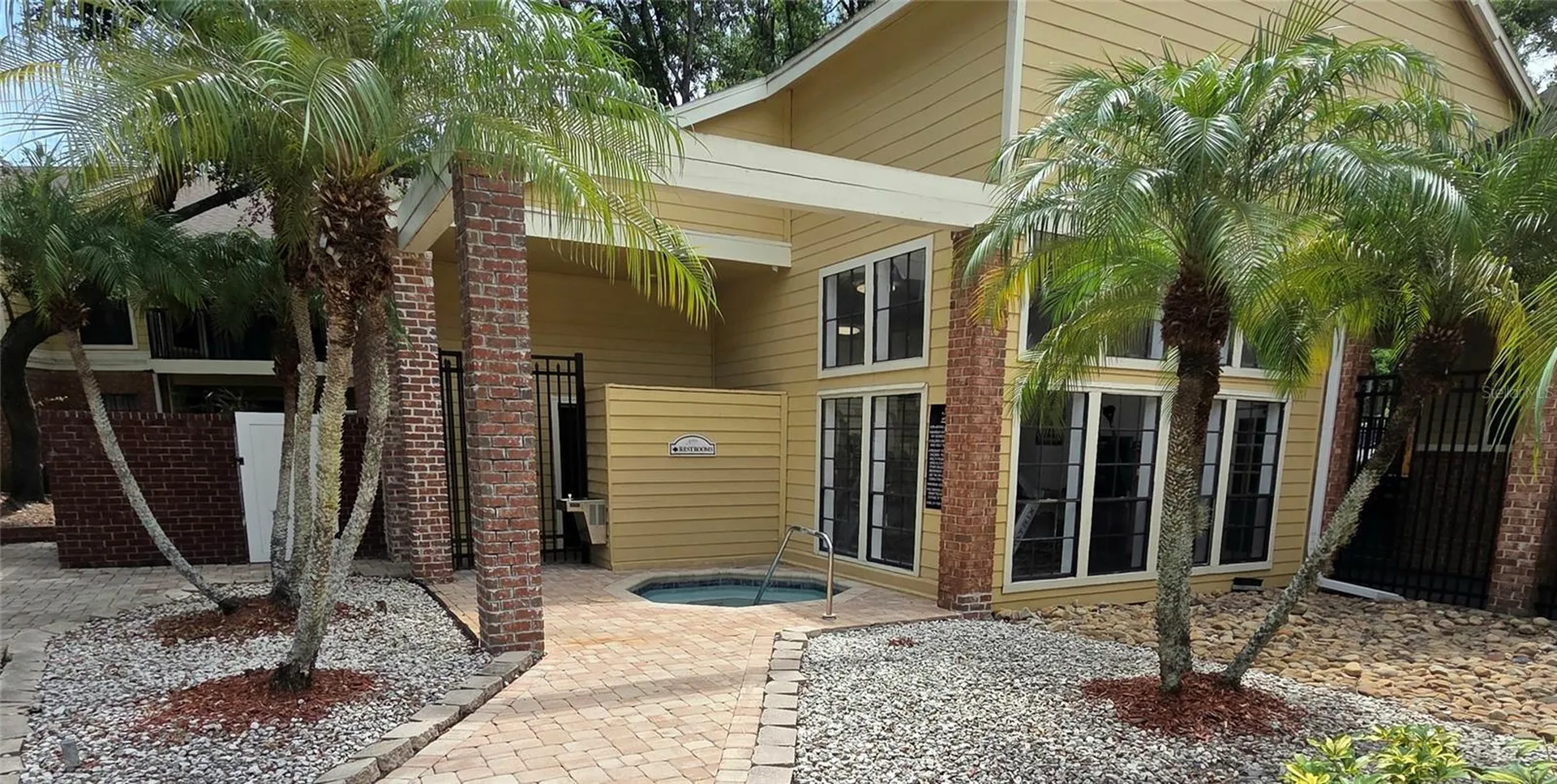 8630 Mallard Reserve Drive Tampa FL 33614