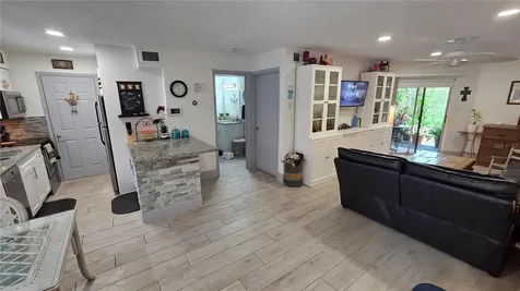 8630 Mallard Reserve Drive Tampa FL 33614
