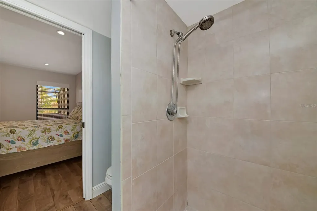 4689 Oak Forest Drive E Sarasota FL 34231