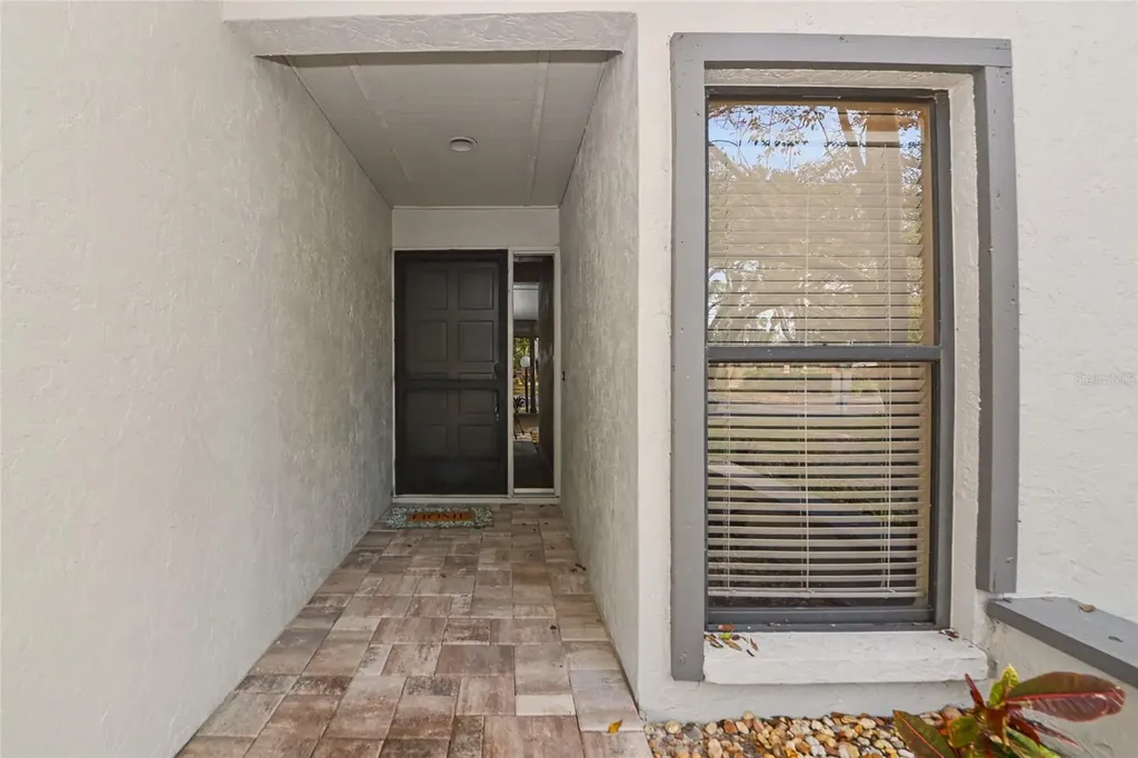 4689 Oak Forest Drive E Sarasota FL 34231