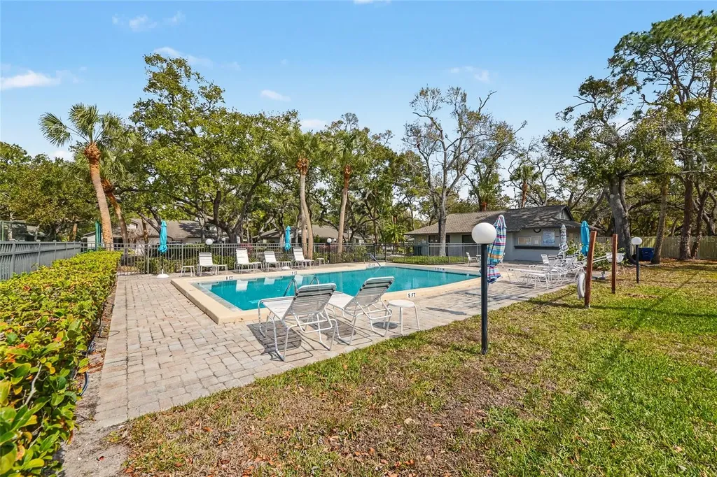 4689 Oak Forest Drive E Sarasota FL 34231