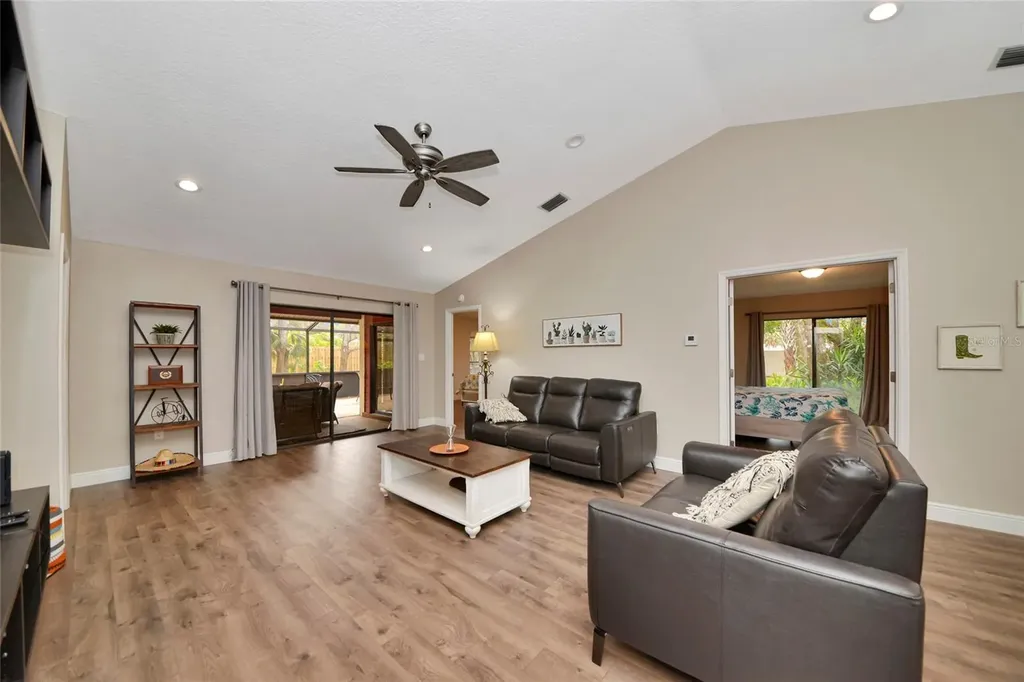 4689 Oak Forest Drive E Sarasota FL 34231