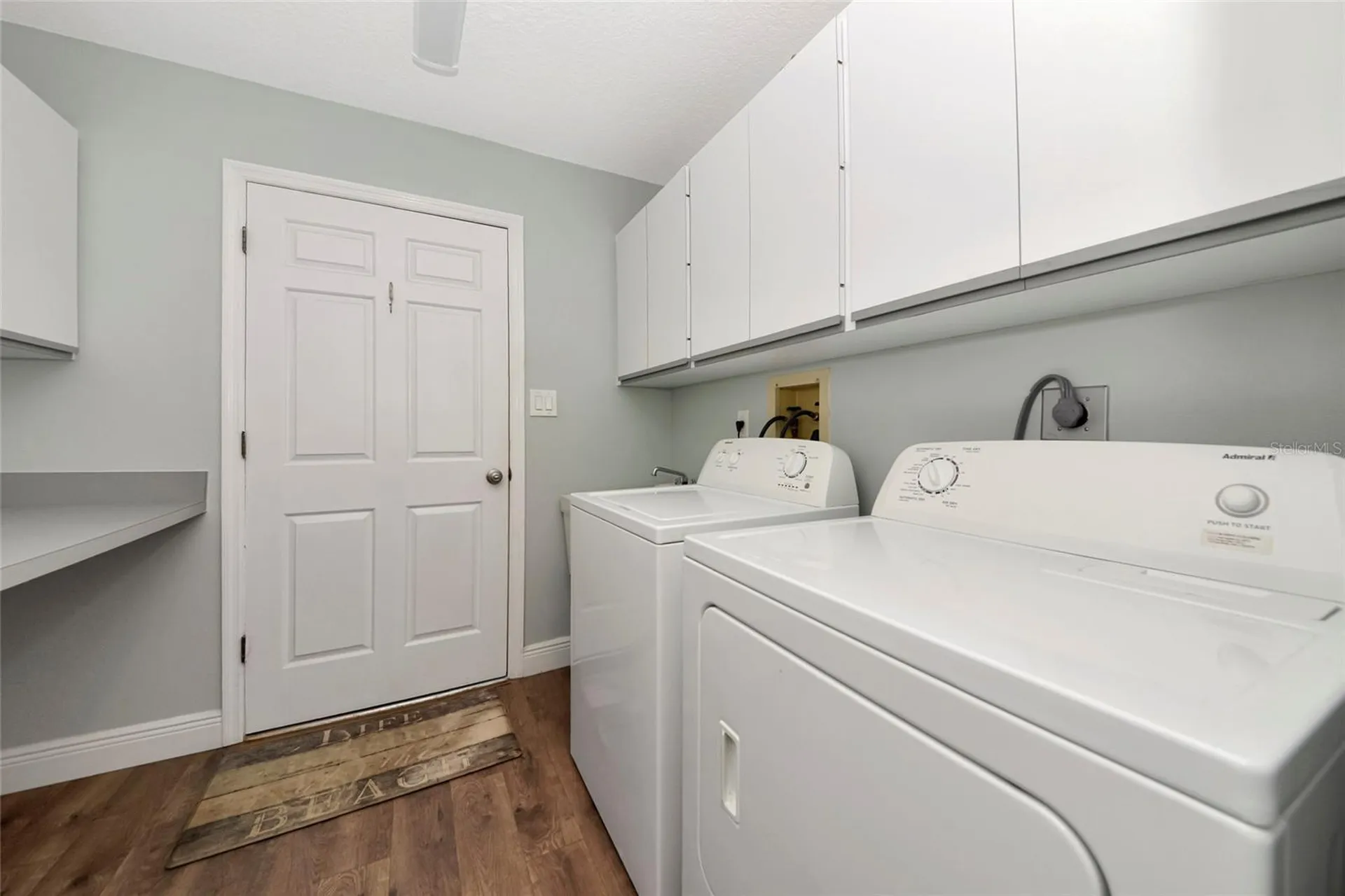 4689 Oak Forest Drive E Sarasota FL 34231