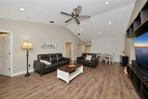 4689 Oak Forest Drive E Sarasota FL 34231