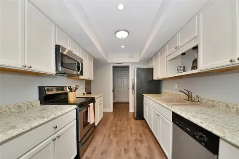4689 Oak Forest Drive E Sarasota FL 34231