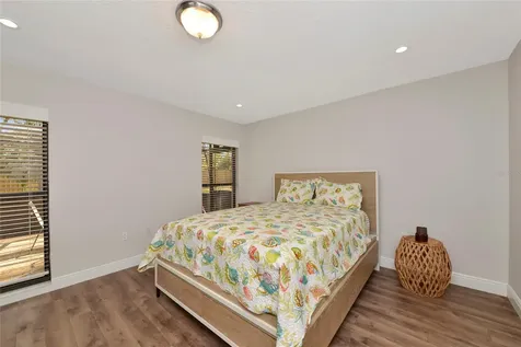 4689 Oak Forest Drive E Sarasota FL 34231