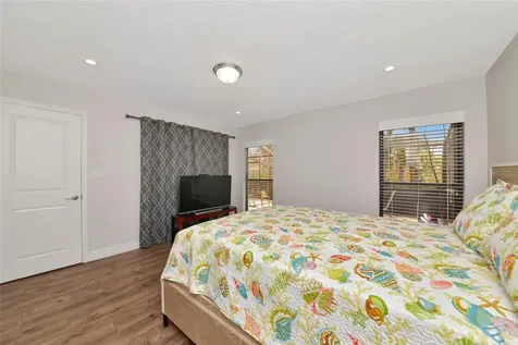 4689 Oak Forest Drive E Sarasota FL 34231