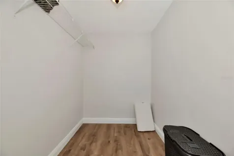 4689 Oak Forest Drive E Sarasota FL 34231