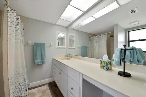 4689 Oak Forest Drive E Sarasota FL 34231