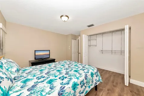 4689 Oak Forest Drive E Sarasota FL 34231