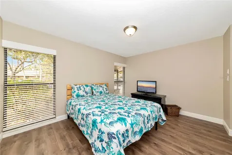 4689 Oak Forest Drive E Sarasota FL 34231