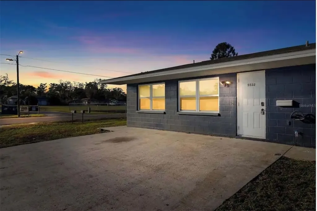 5532 20th Street Zephyrhills FL 33542