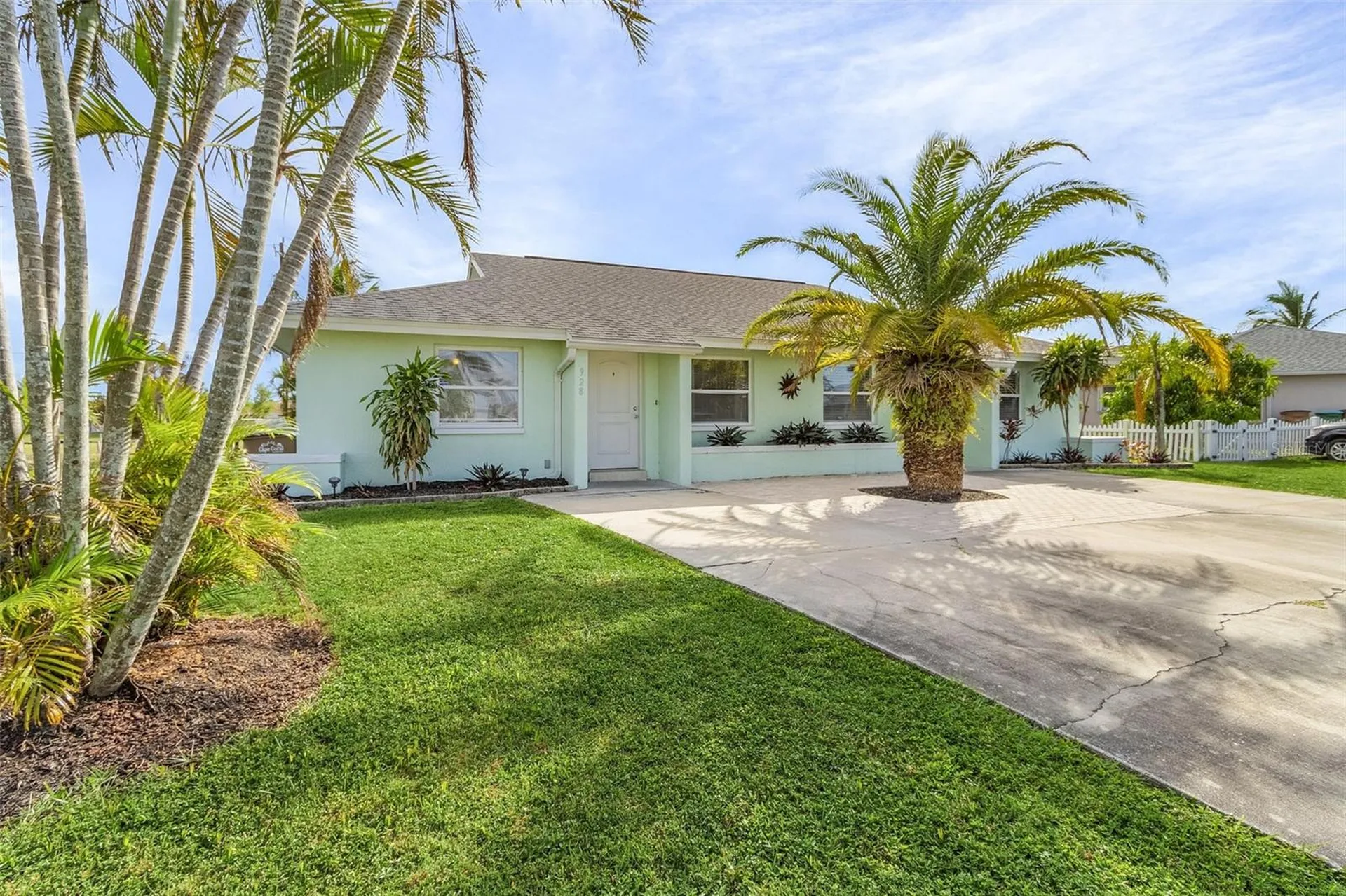 928-930 SW 37th Lane Cape Coral FL 33914