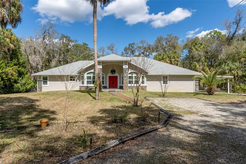 35 Captains Cove Road Inglis FL 34449