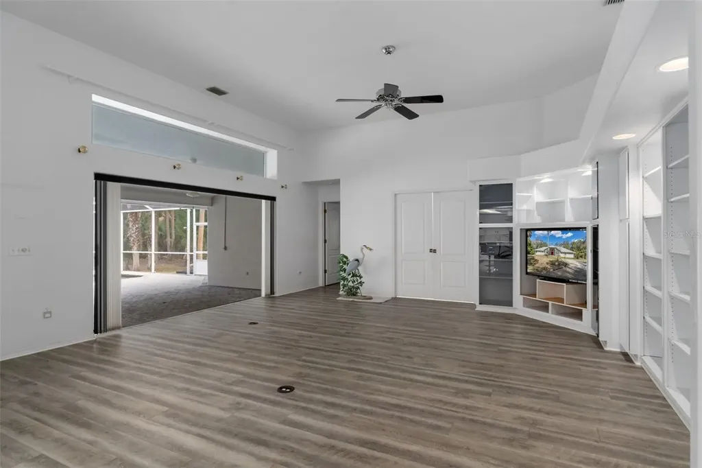 35 Captains Cove Road Inglis FL 34449
