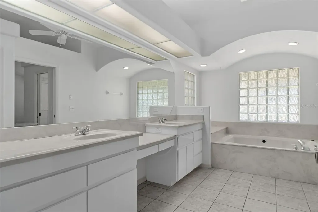 35 Captains Cove Road Inglis FL 34449
