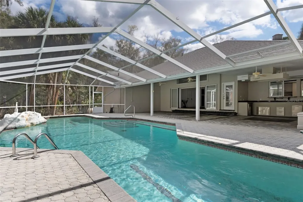 35 Captains Cove Road Inglis FL 34449