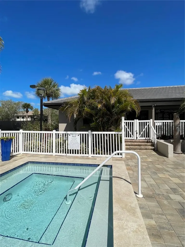 1664 Starling Drive Sarasota FL 34231