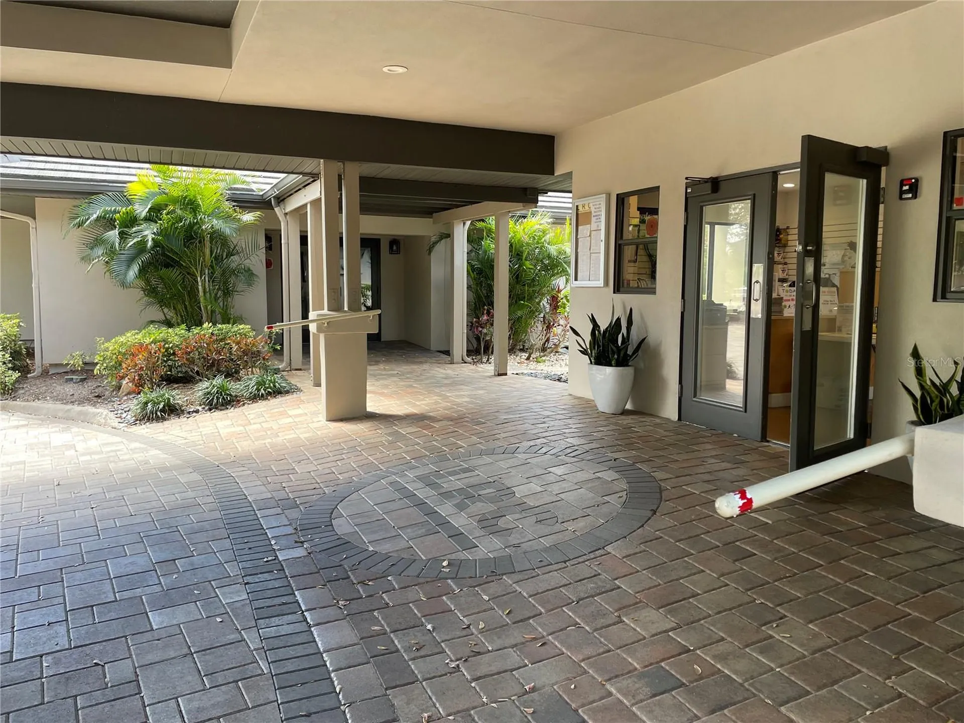 1664 Starling Drive Sarasota FL 34231