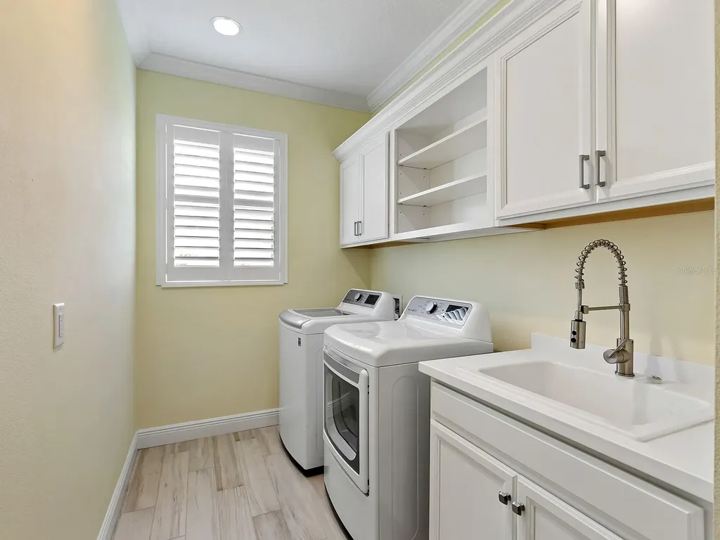 1010 Crosswind Avenue Sarasota FL 34240