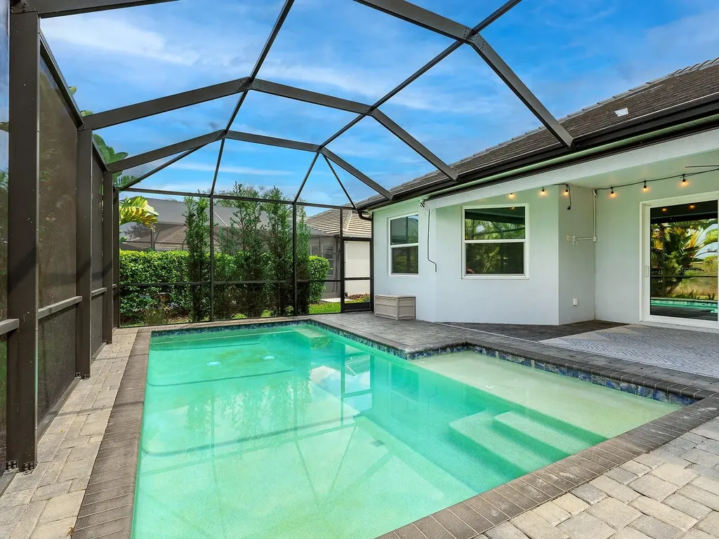 1010 Crosswind Avenue Sarasota FL 34240