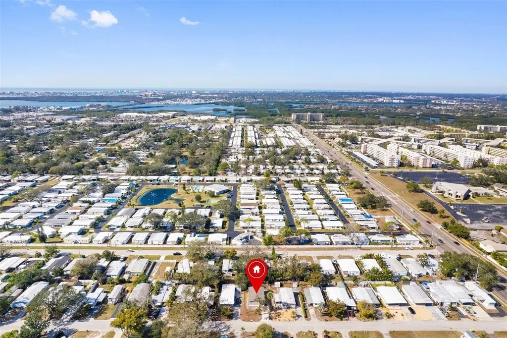 5234 Yellow Pine Street N St Petersburg FL 33709