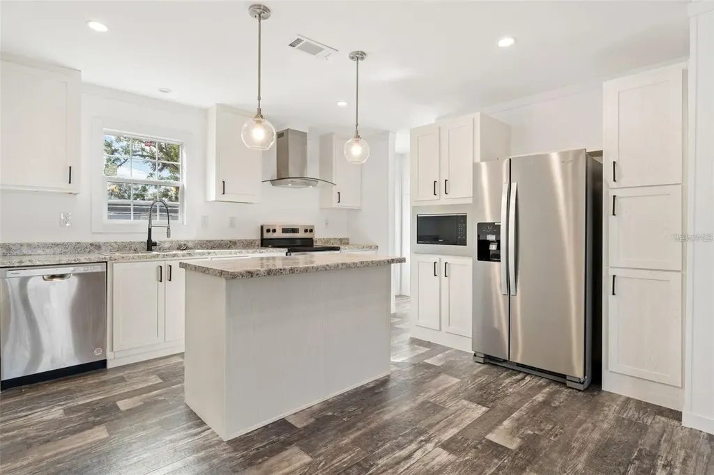 5234 Yellow Pine Street N St Petersburg FL 33709