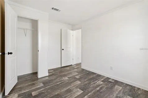 5234 Yellow Pine Street N St Petersburg FL 33709