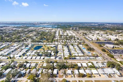 5234 Yellow Pine Street N St Petersburg FL 33709