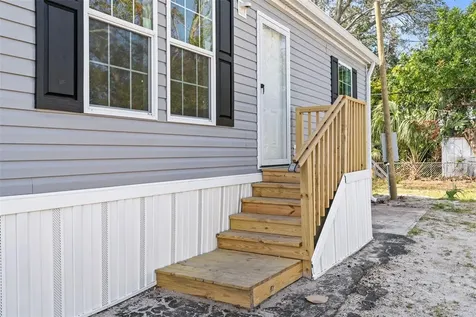 5234 Yellow Pine Street N St Petersburg FL 33709