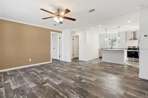 5234 Yellow Pine Street N St Petersburg FL 33709