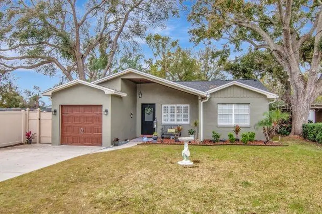 10212 Newport Circle Tampa FL 33612