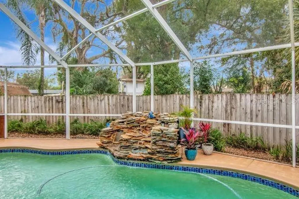 10212 Newport Circle Tampa FL 33612
