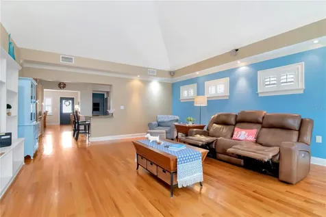 10212 Newport Circle Tampa FL 33612