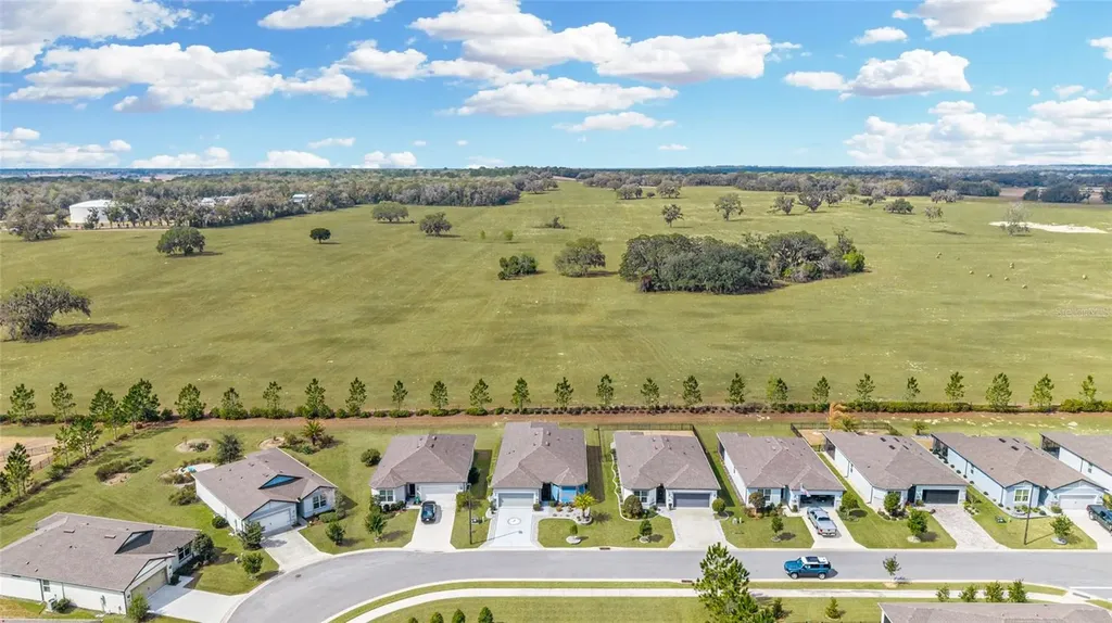 9435 SW 52nd Loop Ocala FL 34481