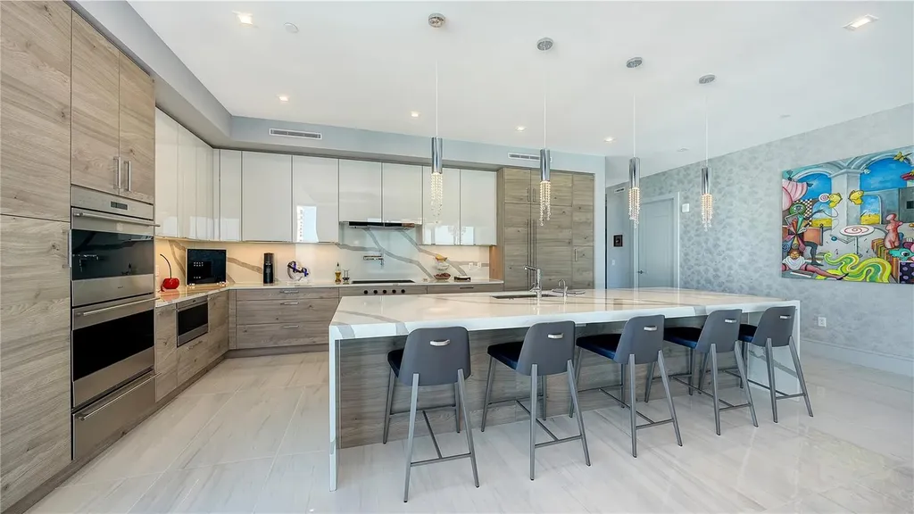 401 Quay Commons Sarasota FL 34236
