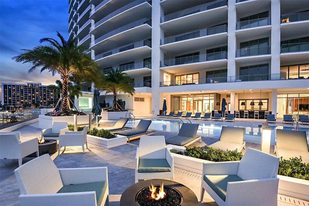 401 Quay Commons Sarasota FL 34236