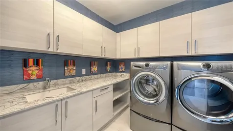 401 Quay Commons Sarasota FL 34236