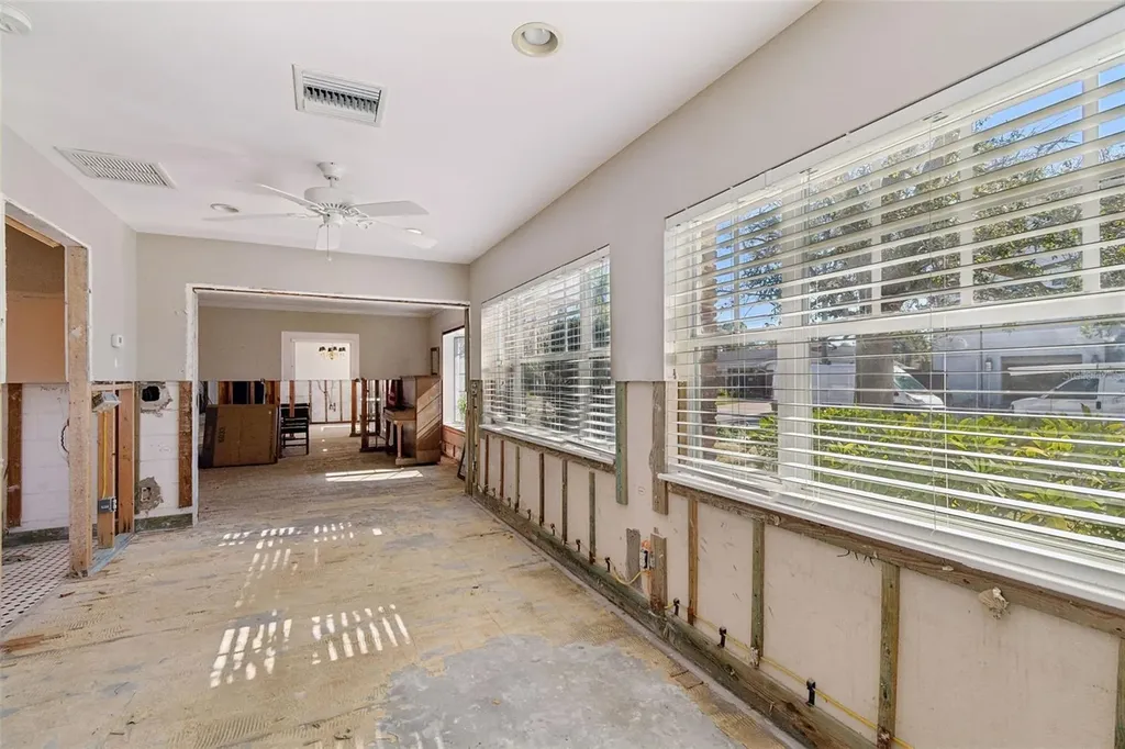 19 Sandpiper Road Tampa FL 33609