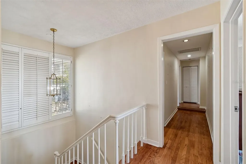 19 Sandpiper Road Tampa FL 33609