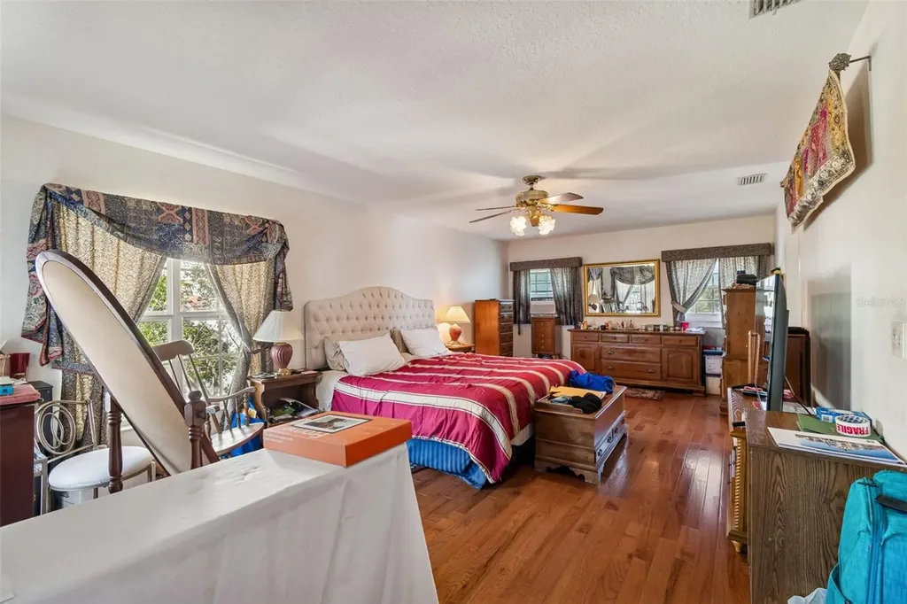 19 Sandpiper Road Tampa FL 33609