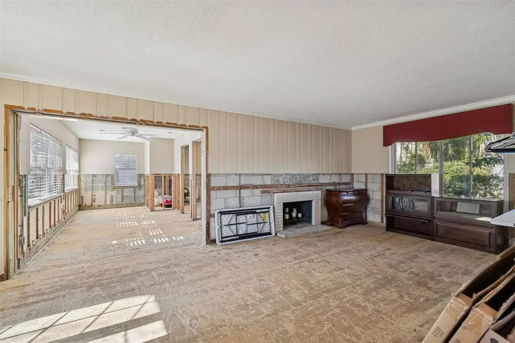 19 Sandpiper Road Tampa FL 33609
