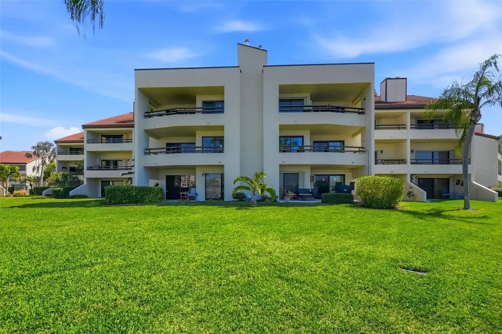 128 1st Street E. Tierra Verde FL 33715