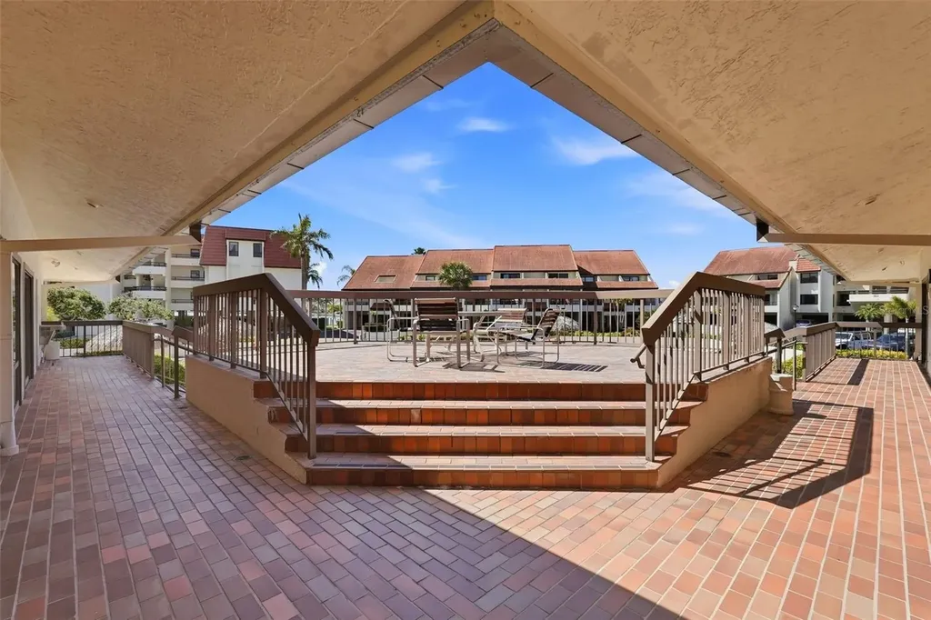 128 1st Street E. Tierra Verde FL 33715