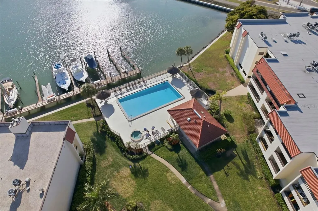 128 1st Street E. Tierra Verde FL 33715