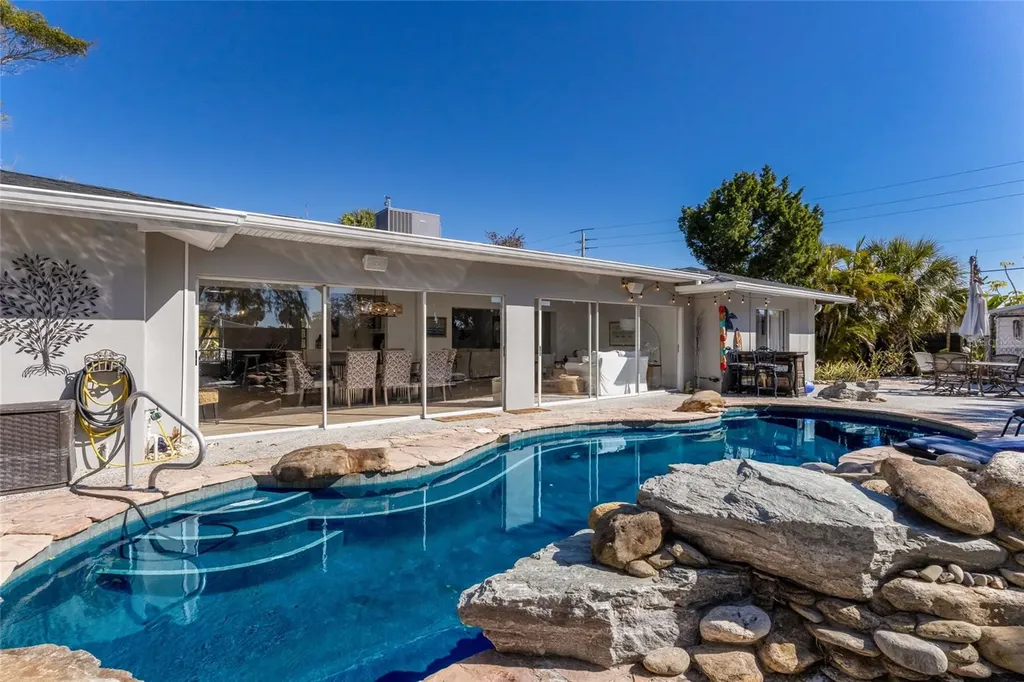 419 Clark Drive Holmes Beach FL 34217