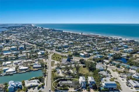 419 Clark Drive Holmes Beach FL 34217