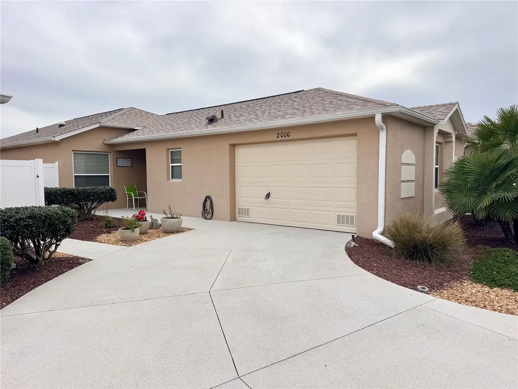 2000 Goldenrod Court The Villages FL 32162