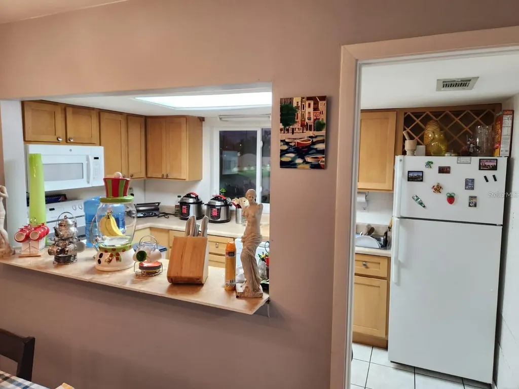 3801 S Lake Drive Tampa FL 33614